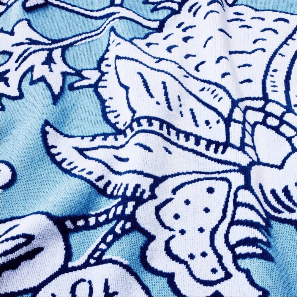 Roller Rabbit x Target Floral Vines Beach Towel Blue, NWT - Picture 3 of 4
